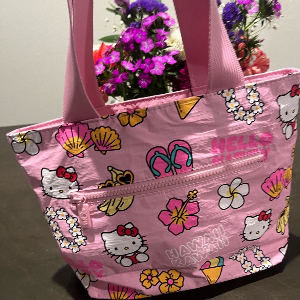ALOHA Collection Pink Hello Kitty Tote with Coin Purse - Picture 3 of 12